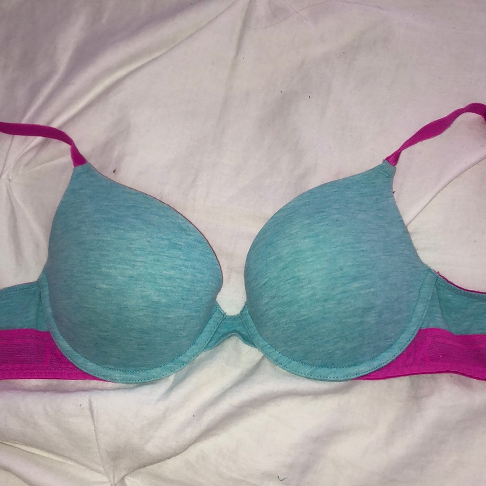 Victoria’s Secret Pink bra